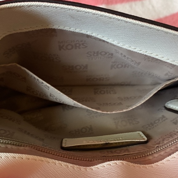 MICHAEL BY MICHAEL KORS PURSE - Picture 15 of 17